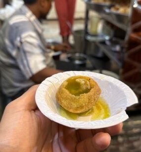 Golgappe, Vaishnav Chaat Bhandara, Kamla Nagar - Delhi